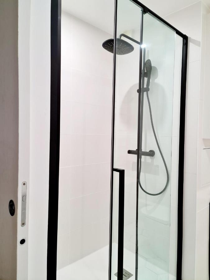 Chambre, Salle De Bain Et Salon Prive - Paris La Defense Puteaux Eksteriør bilde
